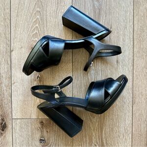 Michael Kors Sandals 😍